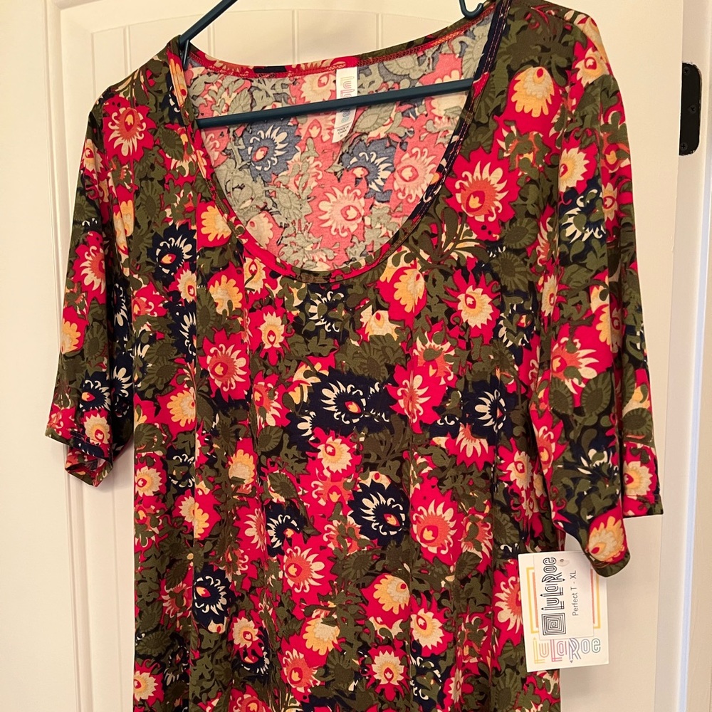 LulaRoe Perfect T